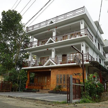 佩里亚尔伍兹酒店 提喀迪 外观 照片